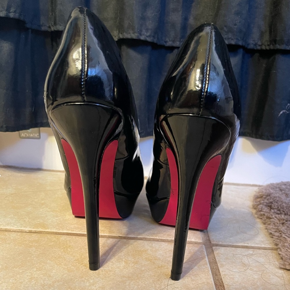 Pink bottom high heels